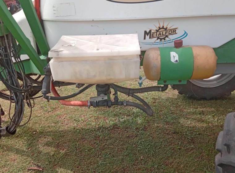 Pulverizadora Metalfor 3000, año 1