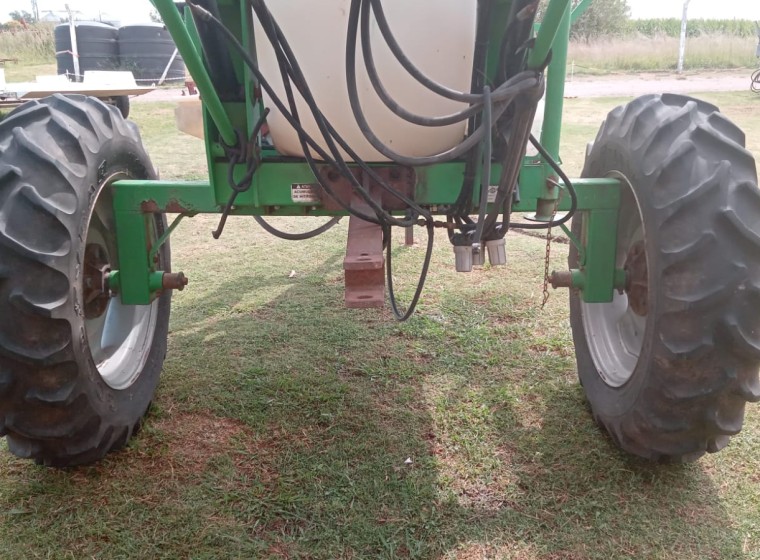 Pulverizadora Metalfor 3000, año 1