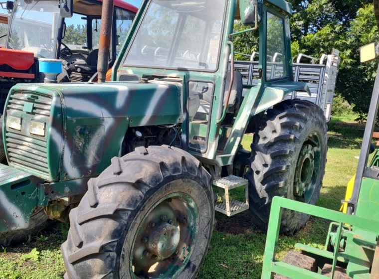 Tractor Massey Ferguson 290, año 1