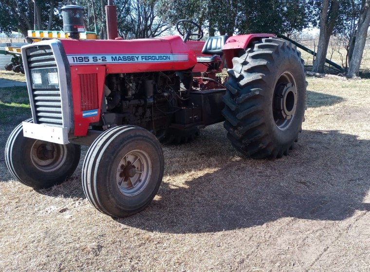 Tractor Massey Ferguson 1195, año 1989