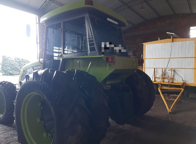 Tractor Pauny 250 A, año 1