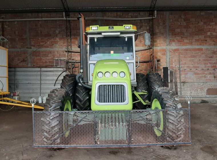 Tractor Pauny 250 A, año 1