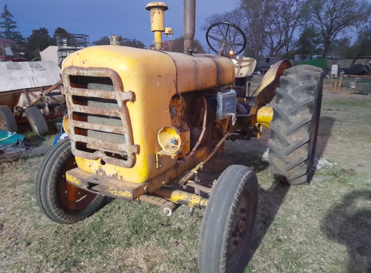 Tractor Someca 55, año 1