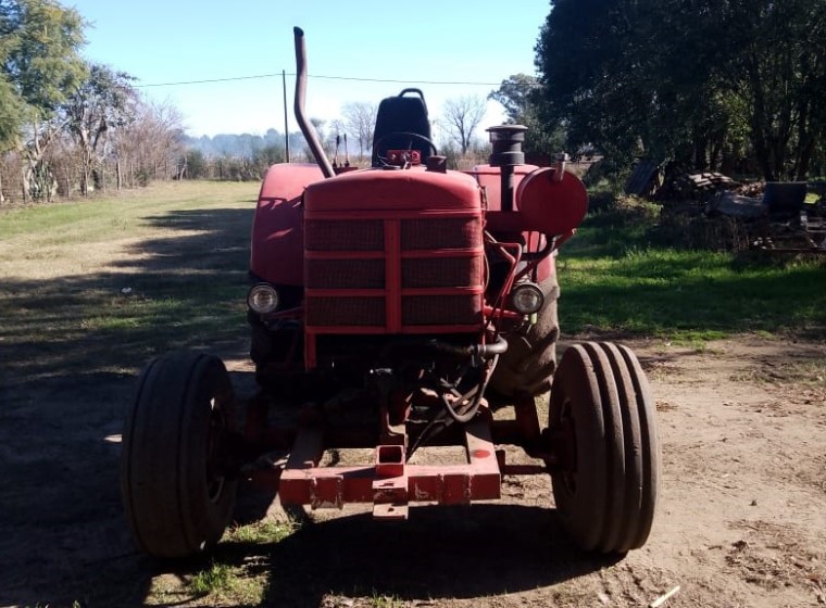 Tractor Hanomag R 75, año 1