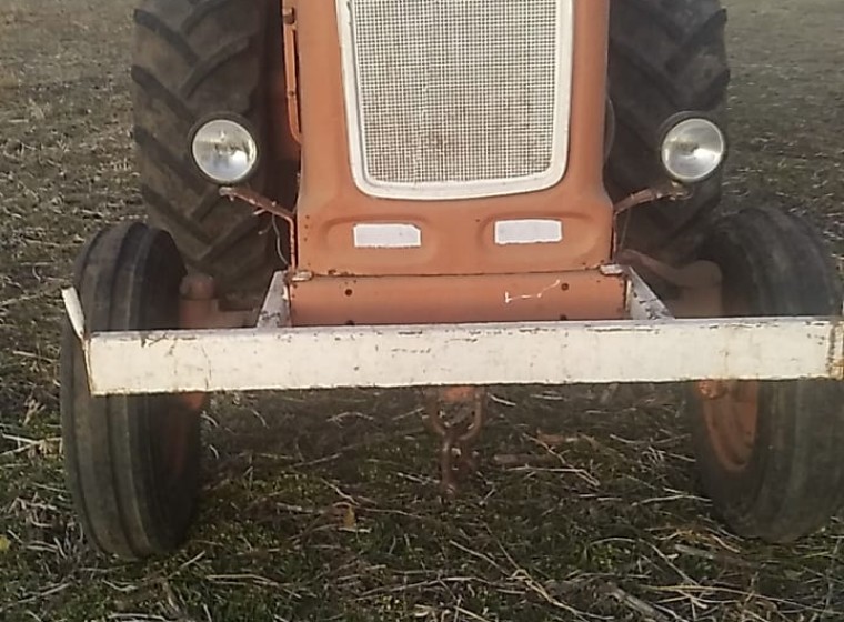 Tractor Fiat 780, año 1