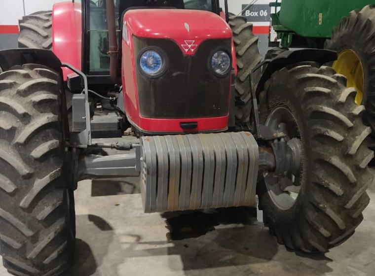 Tractor Massey Ferguson 4299, año 2015