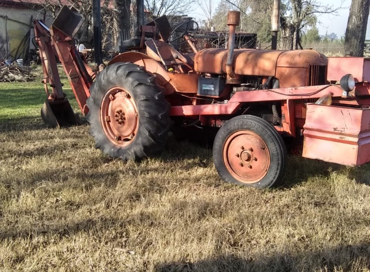 Tractor Someca 40, año 1