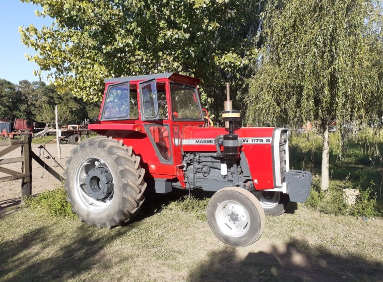 Tractor Massey Ferguson 1175 S, año 1