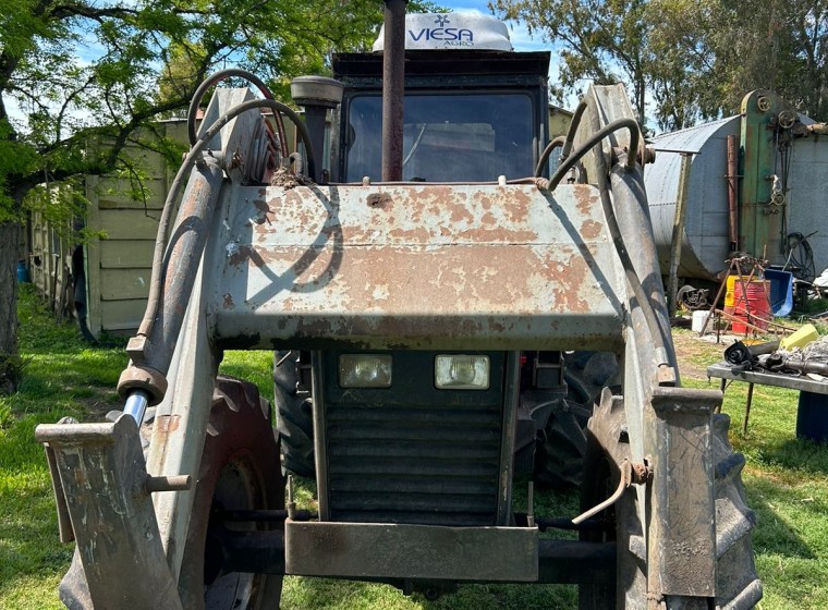 Tractor Massey Ferguson 1195 S4, año 1