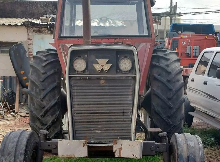 Tractor Massey Ferguson 1215, año 1986