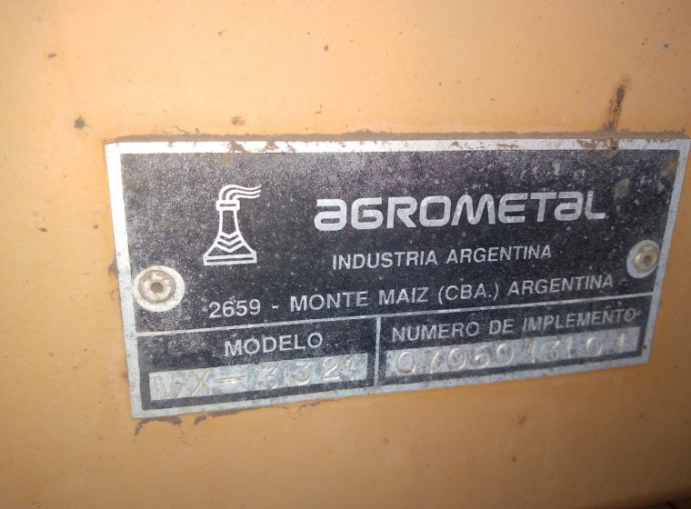 Sembradora Agrometal MX 3321, año 2001