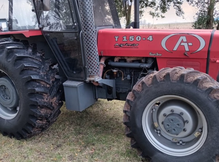 Tractor Agrinar T150-4, año 2004