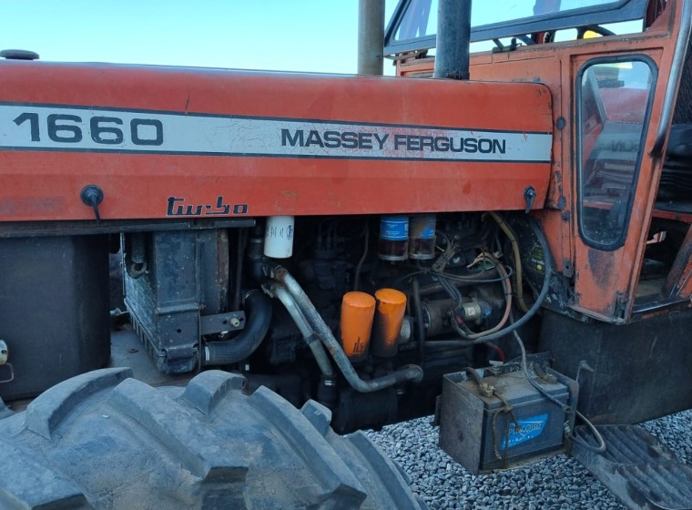 Tractor Massey Ferguson 1660, año 1997