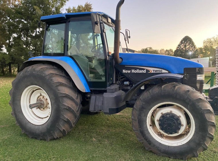 Tractor New Holland TM 150, año 2004