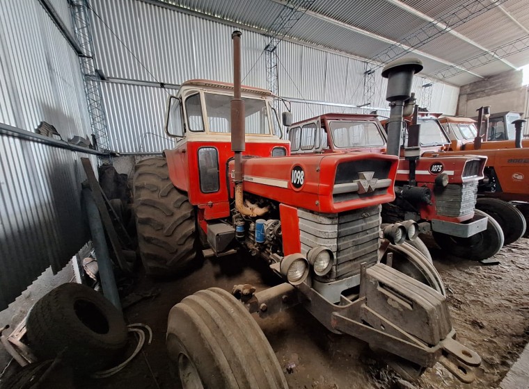 Tractor Massey Ferguson 1098, año 1976