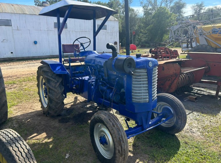 Tractor Zetor 60, año 1