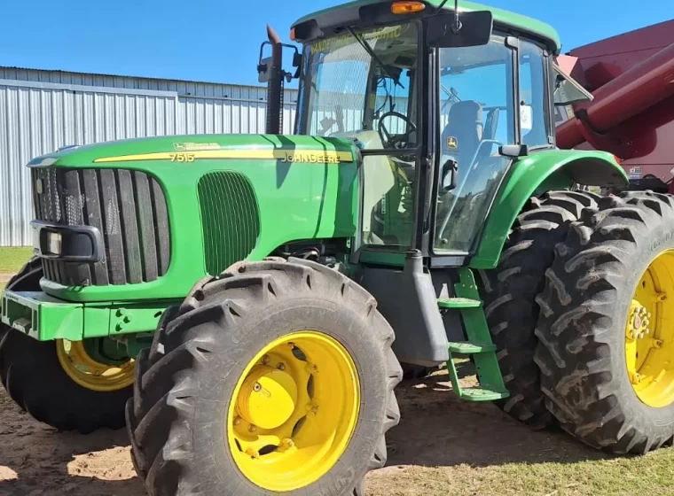 Tractor John Deere 7515, año 2010