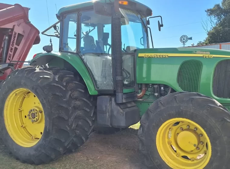 Tractor John Deere 7515, año 2010