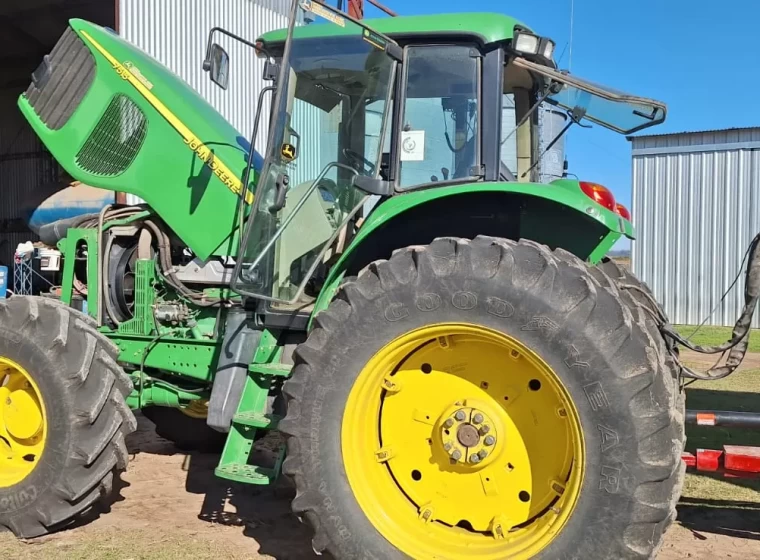 Tractor John Deere 7515, año 2010