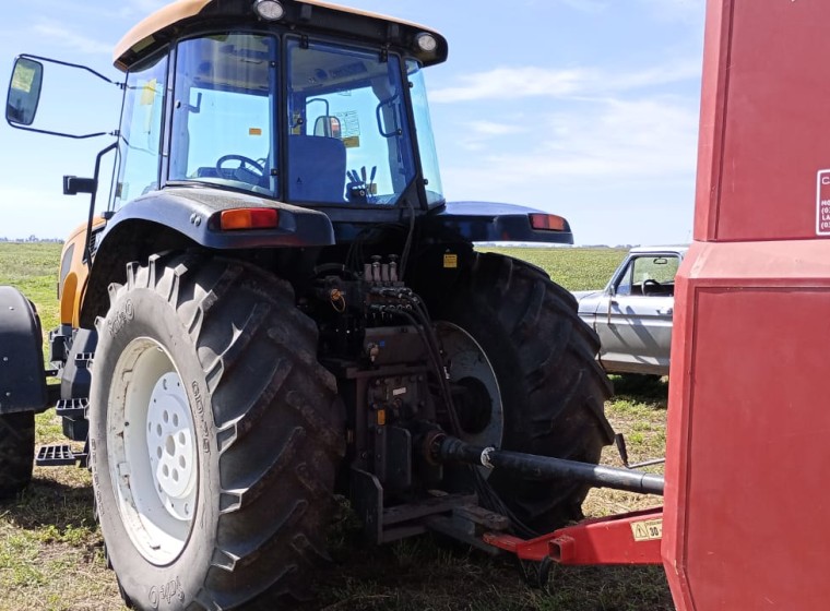 Tractor Valtra AR190, año 2019