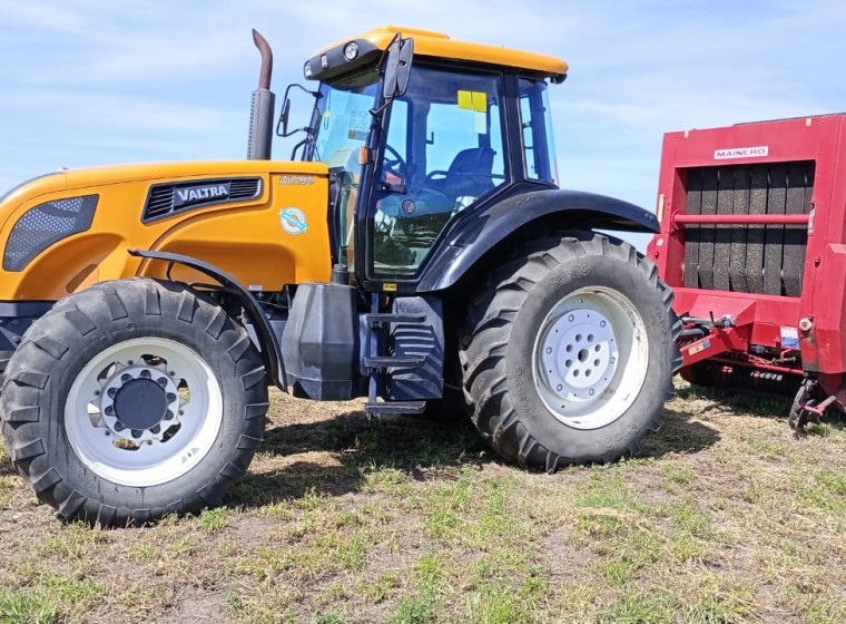 Tractor Valtra AR190, año 2019