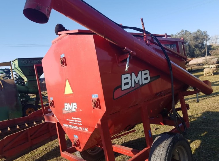 Mixer BMB 2500 kg, año 0
