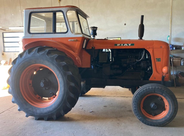 Tractor Fiat 780, año 1