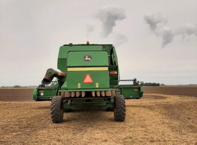 Cosechadora John Deere 1550, año 1