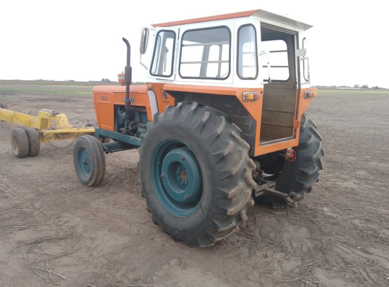 Tractor Fiat 700e, año 1979