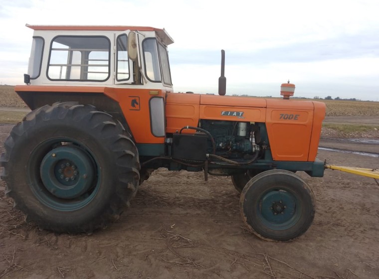 Tractor Fiat 700e, año 1979