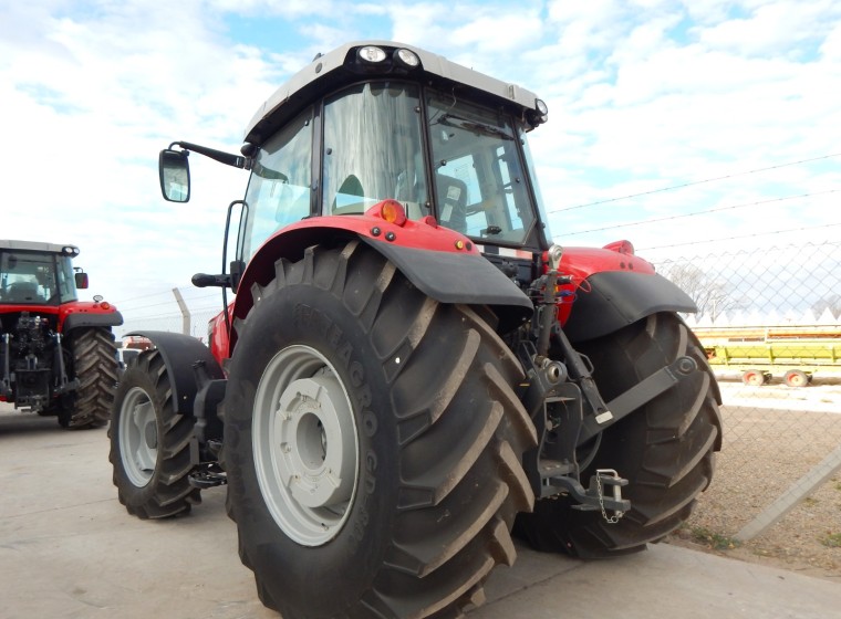 Tractor Massey Ferguson 6714 R, año 1