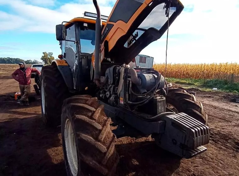 Tractor Valtra A990, año 2010