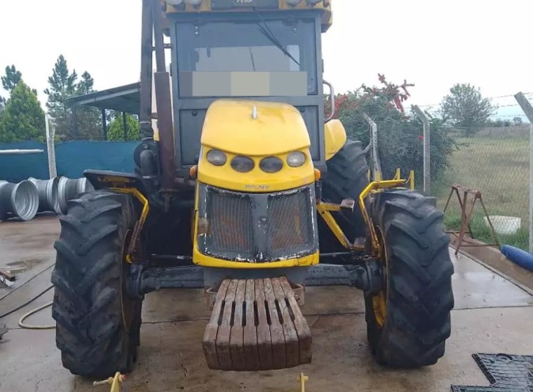 Tractor Pauny 250, año 2014