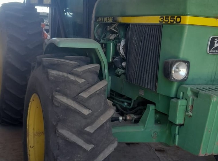 Tractor John Deere 3550, año 1992