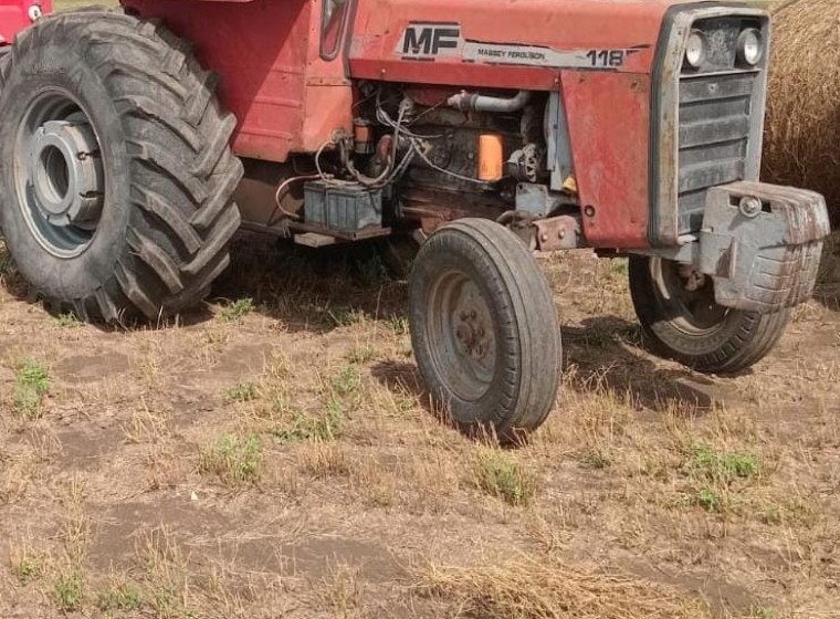 Tractor Massey Ferguson 1185, año 1