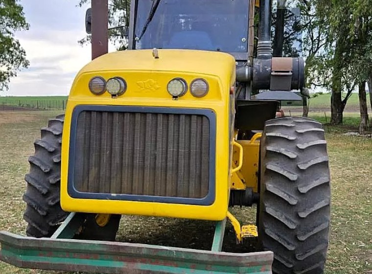 Tractor Pauny 500 C, año 2008