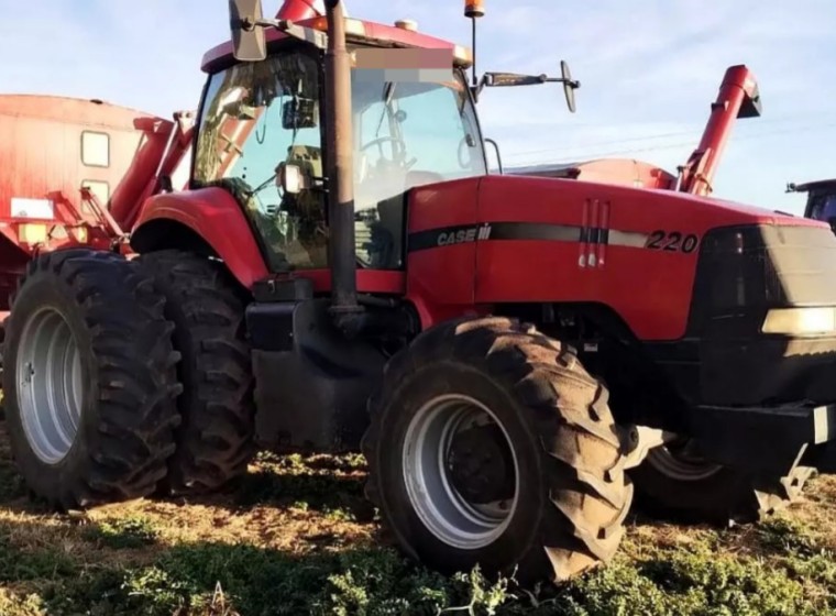 Tractor Case Magnum 220, año 2008