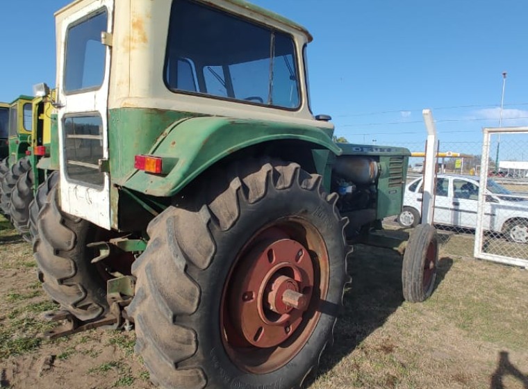 Tractor Deutz A85, año 1