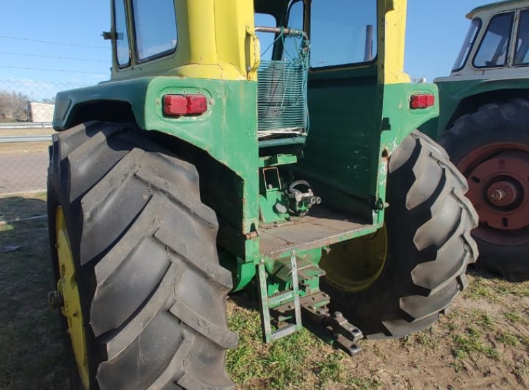 Tractor John Deere 2730, año 1