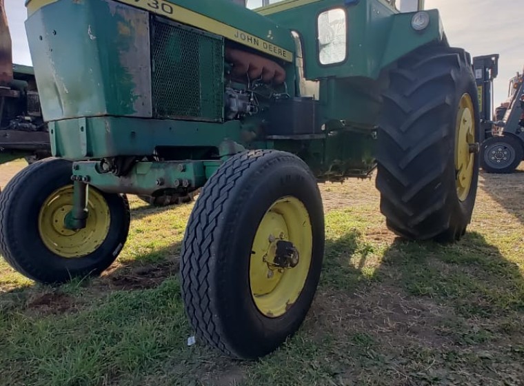 Tractor John Deere 2730, año 1