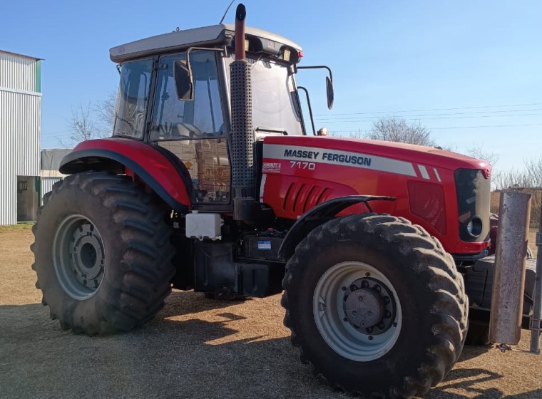 Tractor Massey Ferguson 7170, año 2010