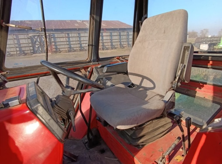 Tractor Massey Ferguson 650, año 2005