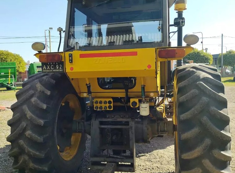 Tractor Pauny 280 A, año 2009