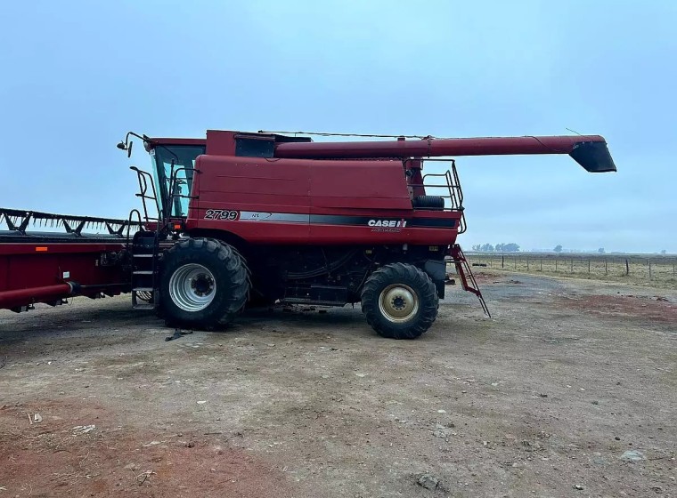 Cosechadora Case Axial Flow 2799, año 2011