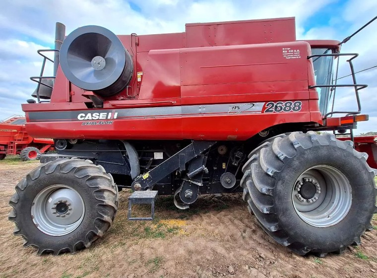 Cosechadora Case Axial Flow 2688, año 2013