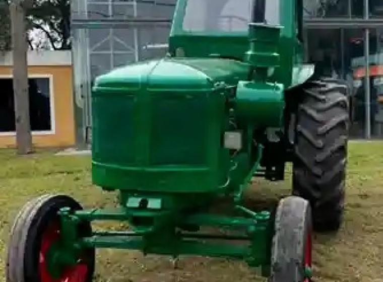 Tractor Deutz A70, año 1