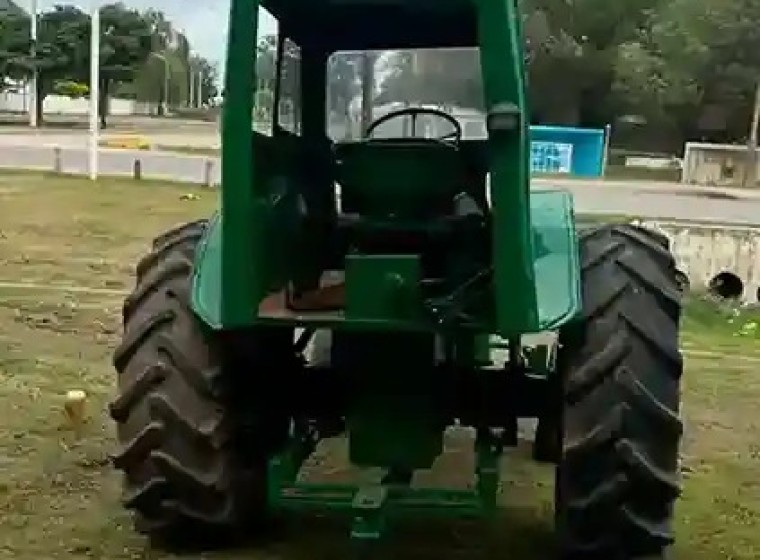 Tractor Deutz A70, año 1