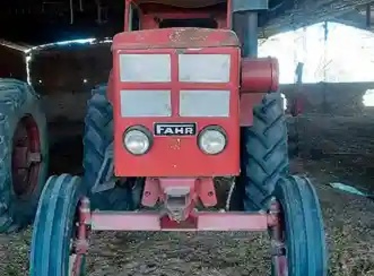 Tractor Fahr 86, año 1