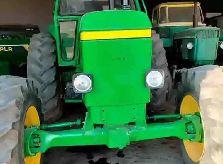 Tractor John Deere 3550, año 1