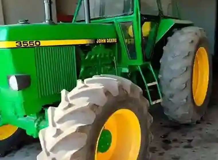 Tractor John Deere 3550, año 1